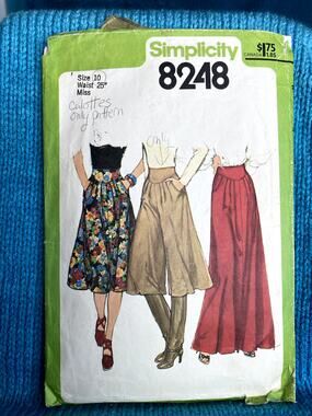 Simplicity 8248 Sewing pattern Culottes 1970s size 10